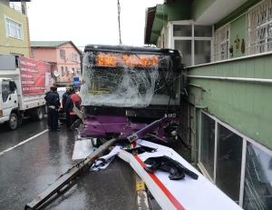istanbul sarıyer otobüs kazası sevim paralı fürüye düzgün hayatını kaybetti 1